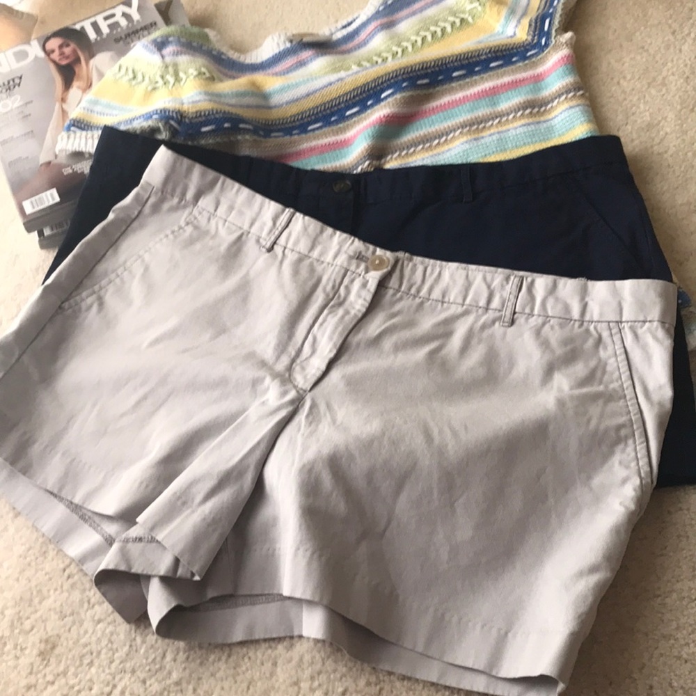 Bundle of two shorts.